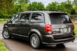 Viidennen sukupolven Dodge Grand Caravan -tila-auto kuva 2