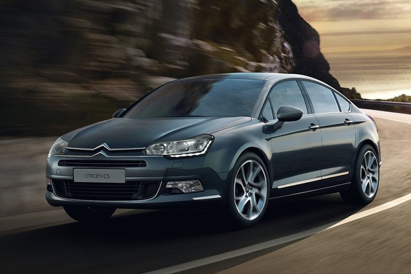 Citroen C5 -sedanin koeajo
