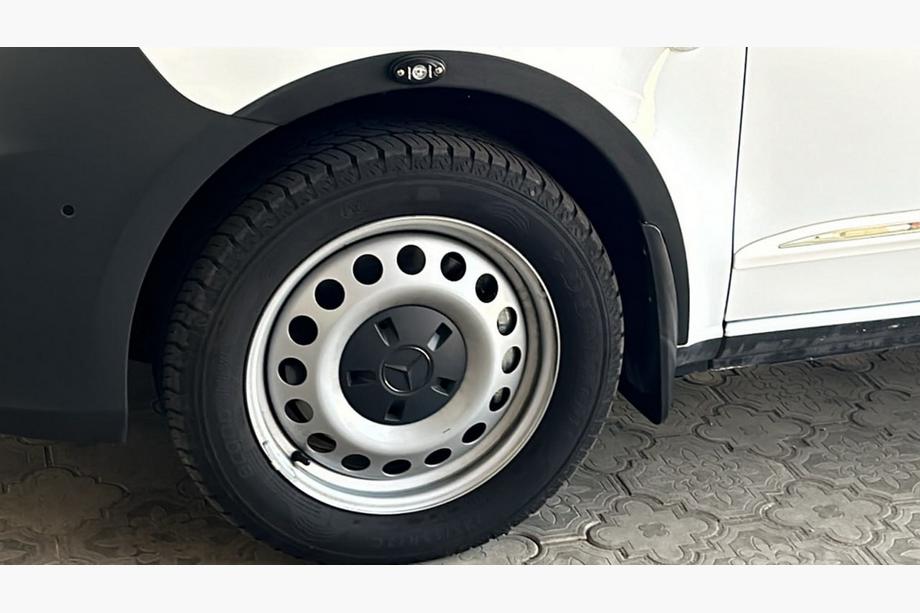 Mercedes Vito/V-class W447 2014– Lokasuojan kaarilevikkeet (4 kpl, mustat) Image