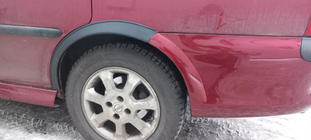 Opel Vectra B 1995–2002 Lokasuojan kaarilevikkeet (4 kpl, mustat) Metalliset kuva 4
