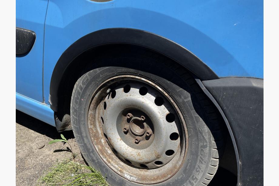Peugeot Expert 2007–2016 Lokasuojan kaarilevikkeet (4 kpl, mustat) Image