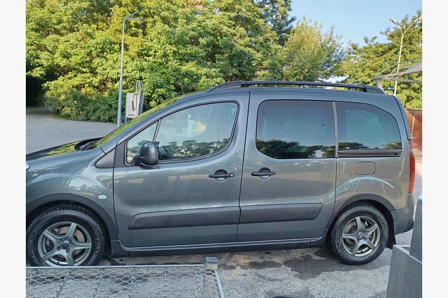 Peugeot Partner Tepee 2008–2018 Lokasuojan kaarilevikkeet (4 kpl, mustat) XTR, 2 sivuovea, metalli Kuva 3
