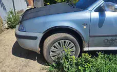 Skoda Octavia I Tour A4 1996–2010 Lokasuojan kaarilevikkeet (4 kpl, mustat) kuva 1