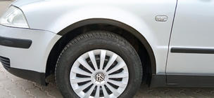Volkswagen Passat B5 1997–2005 Lokasuojan kaarilevikkeet (4 kpl, mustat) Sedan, 1996-2000, metalli kuva 1