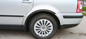 Volkswagen Passat B5 1997–2005 Lokasuojan kaarilevikkeet (4 kpl, mustat) Sedan, 1996-2000, metalli kuva 6