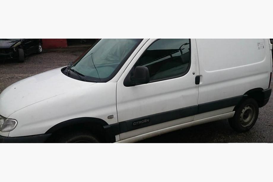 Citroen Berlingo 1996–2008 Muoviset pyöränkaarilistat (4 kpl, mustat) Kuva 3