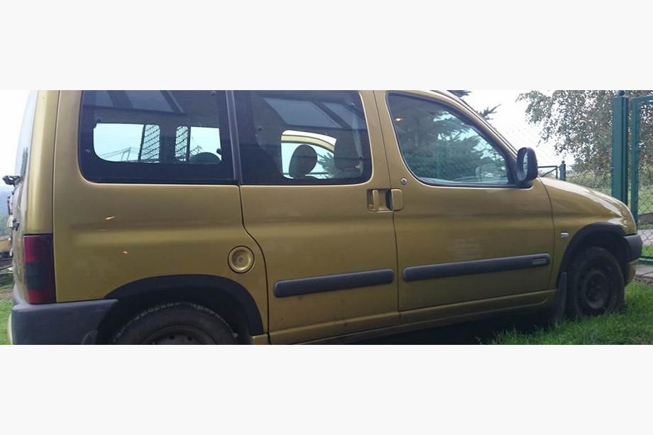 Citroen Berlingo 1996–2008 Muoviset pyöränkaarilistat (4 kpl, mustat) Kuva 2