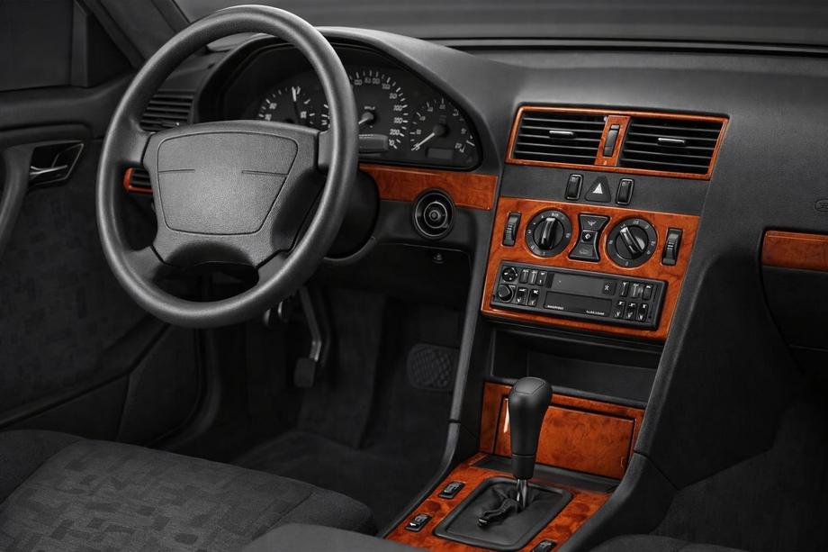Mercedes C-sarja W202 1993–2001 Kojelaudan suojalistat (1995-1997) Alumiini Image