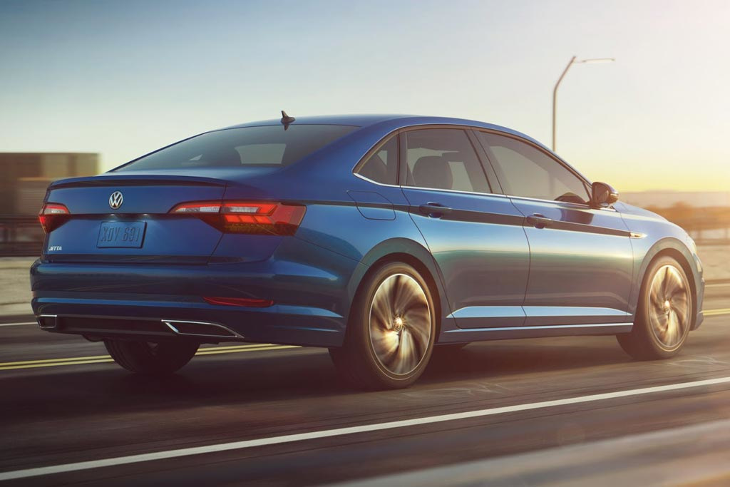 Päivitetyn Volkswagen Jetta -sedanin katsaus