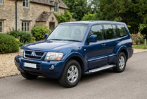 Mitsubishi Pajero Wagon III 1999–2006 X5-tyyppiset sivuportaat (2 kpl, alumiini) kuva 1