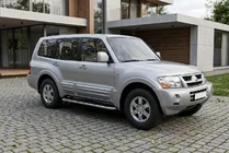 Mitsubishi Pajero Wagon III 1999–2006 Maydos V1 sivuastinlaudat (2 kpl, alumiini / ruostumaton teräs) kuva 1