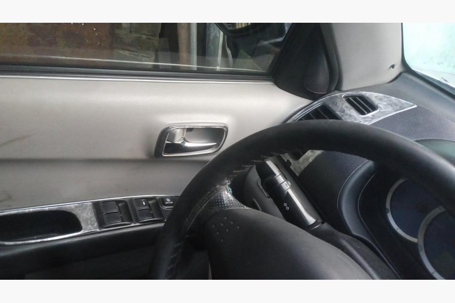 Mitsubishi L200 2006–2015 Kojelaudan koristepaneelisarja (11 osaa) Alumiini Kuva 5