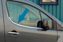 Citroen Berlingo 2008–2018 Ovien ikkunankehyslistat (RST) kuva 1