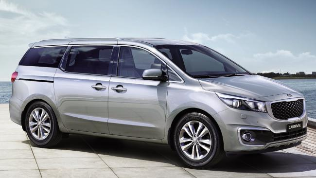 KIA Carnival -tila-auton katsaus