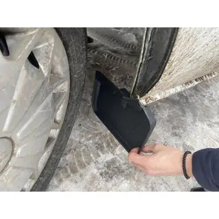 Premium mallikohtaiset eturoiskeläpät (2 kpl) kuva 4