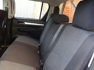 Toyota Hilux 2015– Auton istuinsuojat (kangas, Classik) kuva 2