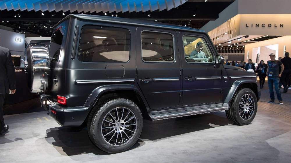 Katsaus uuden sukupolven Mercedes-Benz G-Class -maasturiin