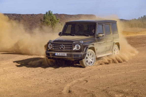 Katsaus uuden sukupolven Mercedes-Benz G-Class -maasturiin