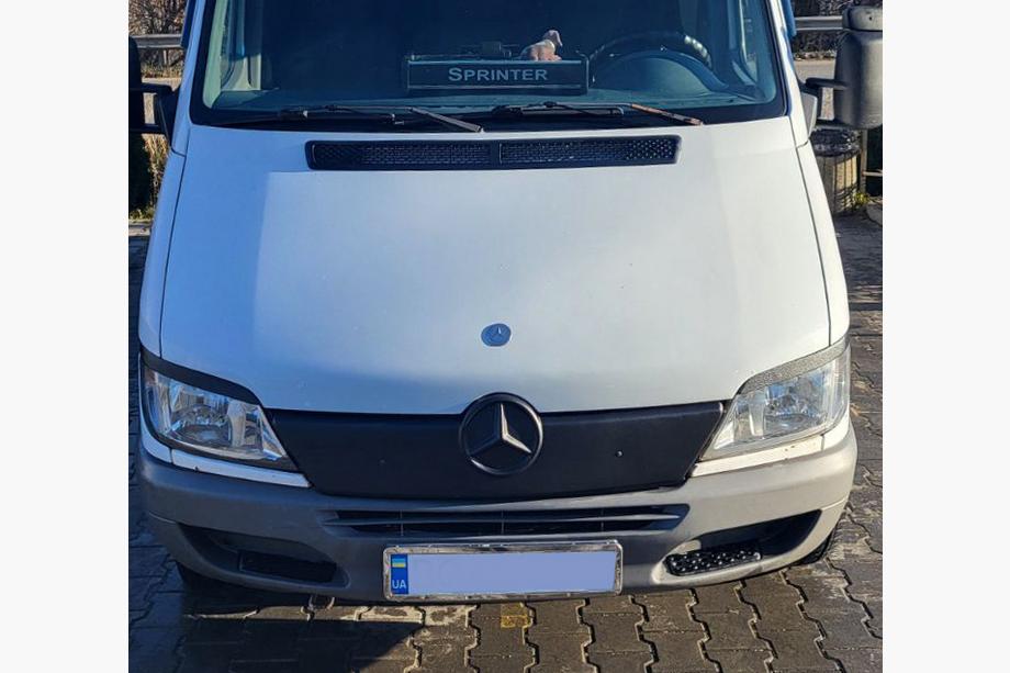 Mercedes Sprinter W901/902/903/904/905 1995–2006 Talvisuoja etusäleikköön 2002-2006, Matta Image