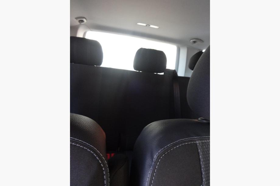 Volkswagen T5 2010–2015 Auton penkinpäälliset (keinonahka↗kangas, Premium) Etupenkit (2+1) Kuva 6