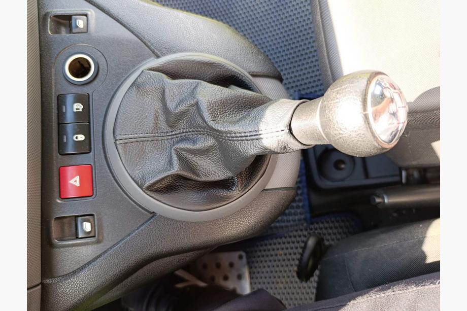 Citroen Berlingo 2008–2018 Nahkainen vaihdekepin suojapussi Kuva 5