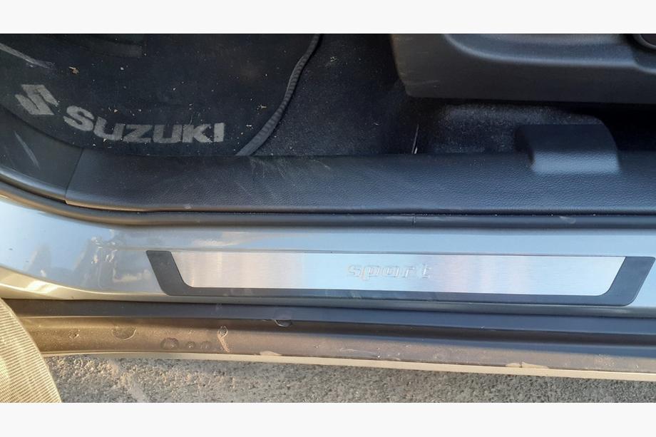 Suzuki SX4 2006–2013 Kynnyslistat (4 kpl) Image