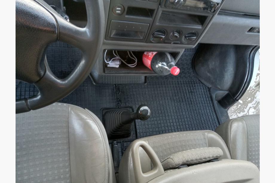 Volkswagen T4 Caravelle/Multivan 1990–2003 Kumimatot (2 kpl, Polytep) Image