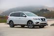 Katsaus päivitettyyn 7-paikkaiseen Nissan Pathfinder -crossoveriin kuva 2