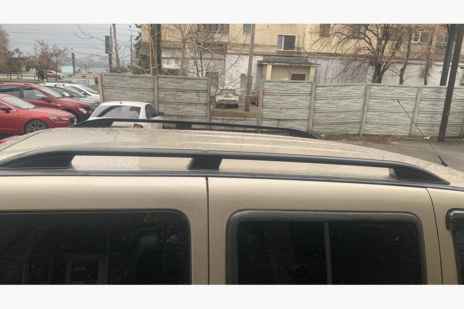 Fiat Doblo I 2005–2010 Skyport kattokaiteet (mustat) Kuva 3