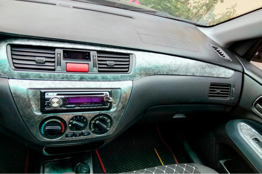 Mitsubishi Lancer 9 2004–2008 Kojelaudan paneelisuojat V1 (Meric) Alumiini Image