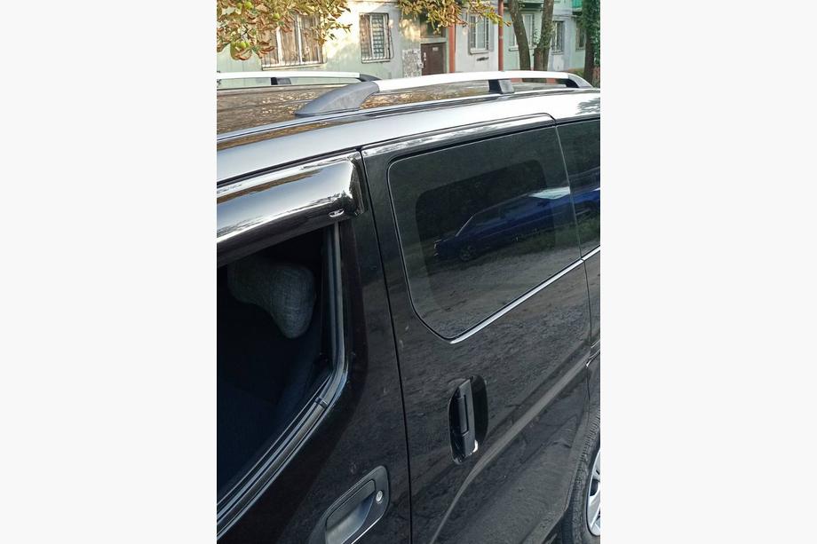 Nissan NV200 2009– Kromatut kattokaiteet Image