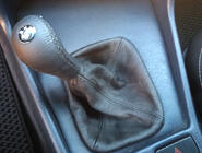 BMW 5-sarja E34 1988–1995 Nahkainen vaihdekepin suojapussi kuva 1