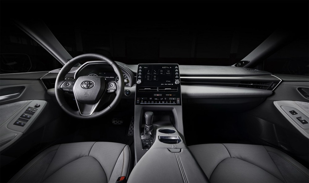 Toyota Avalon 2018 -mallivuoden lippulaivasedan