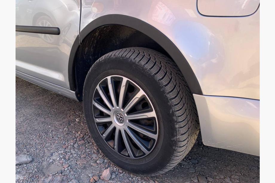Volkswagen Caddy 2010–2015 Lokasuojan kaarilistat (mattamusta) Lyhyt akseliväli, 2 sivuosaa (metalli) Kuva 7