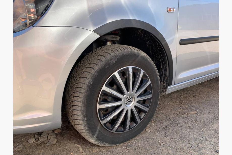 Volkswagen Caddy 2010–2015 Lokasuojan kaarilistat (mattamusta) Lyhyt akseliväli, 2 sivuosaa (metalli) Kuva 14