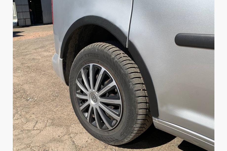 Volkswagen Caddy 2010–2015 Lokasuojan kaarilistat (mattamusta) Lyhyt akseliväli, 2 sivuosaa (metalli) Kuva 13