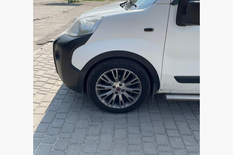Fiat Fiorino/Qubo 2008–2024 Lokasuojan kaarilevikkeet (4 kpl, mustat) Image