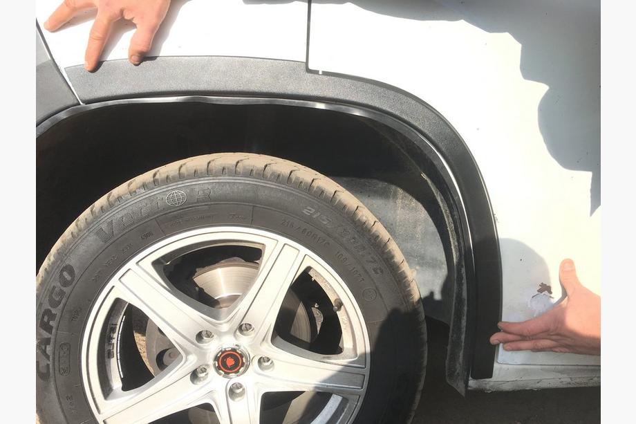 Citroen Jumper 2007–2025 Lokasuojan kaarilevikkeet (4 kpl, mustat) Metalliset Kuva 12