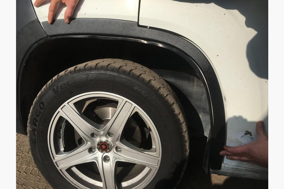 Citroen Jumper 2007–2025 Lokasuojan kaarilevikkeet (4 kpl, mustat) Metalliset Kuva 14