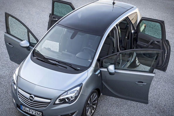 Päivitetyn Opel Meriva -kompaktitilanen katsaus