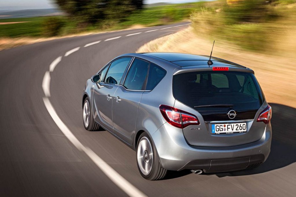 Päivitetyn Opel Meriva -kompaktitilanen katsaus