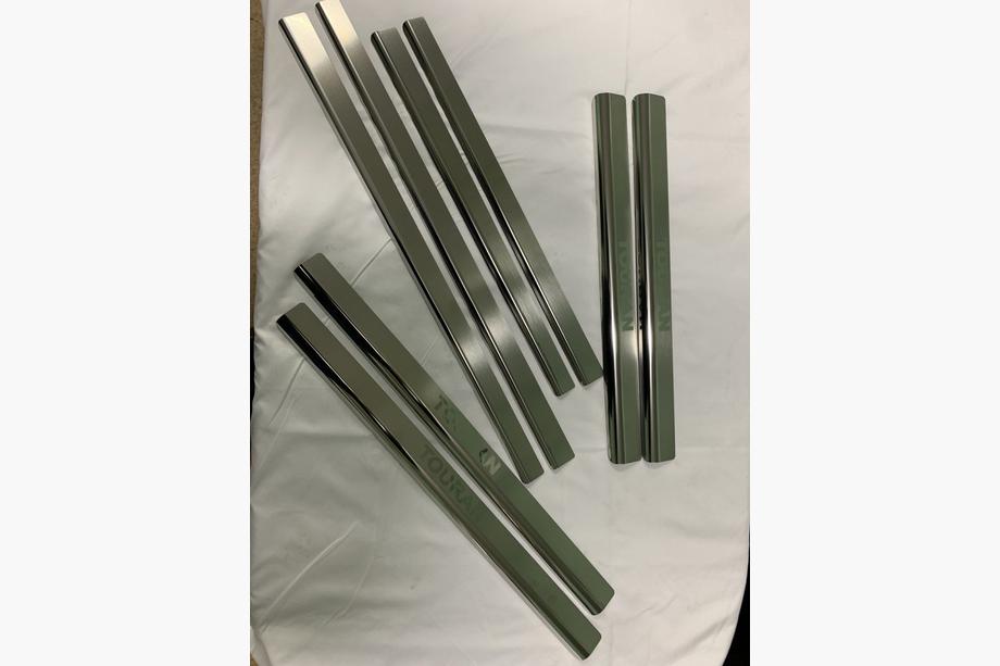 Volkswagen Touran 2003–2010 Nataniko ovikynnyslistat (4 kpl, ruostumaton teräs) Vakio – Lohmann-teippi, 0,5 mm Kuva 8