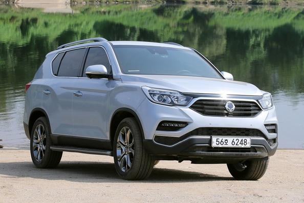 Kolmannen sukupolven SsangYong Rexton -crossoverin koeajo