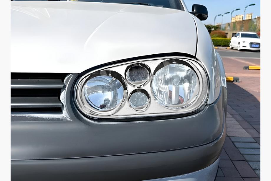 Volkswagen Golf 4 1997–2006 Ajovalojen kromikehykset V1 (2 kpl, muovi) Image