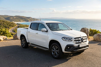Mercedes X class 2017–2020 Allmond Black sivuaskelmat (2 kpl, alumiini) kuva 1