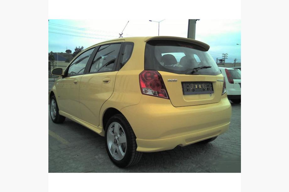 Chevrolet Aveo T200 2002–2008 Takapuskurin suojalista (maalattava) Image