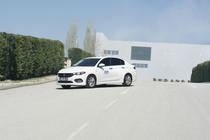 Fiat Tipo 2016– Etupuskurin etulippa (2016-2021, maalattava) kuva 5
