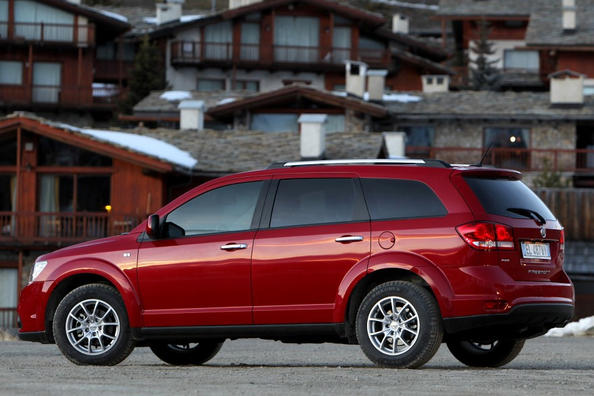 Fiat Freemont -crossoverin koeajo Kuva 3