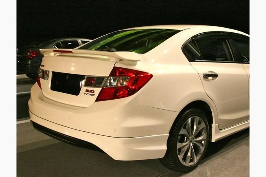 Honda Civic Sedan IX 2011–2016 Takapuskurin suojalista (maalattava) Image
