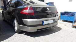 Renault Megane II 2004–2009 Takapuskurin suojapaneeli (maalattava) kuva 2